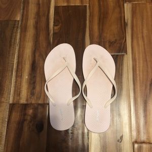 old navy flip flops